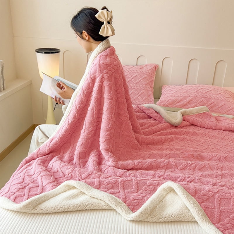 ROSEKIND Luxury Diamond Jacquard Sherpa Throw Blanket, Ultra Soft Reversible Fleece Bed Blanket for Couch & Sofa, Warm & Decorative, 60"x80", Blush Pink
