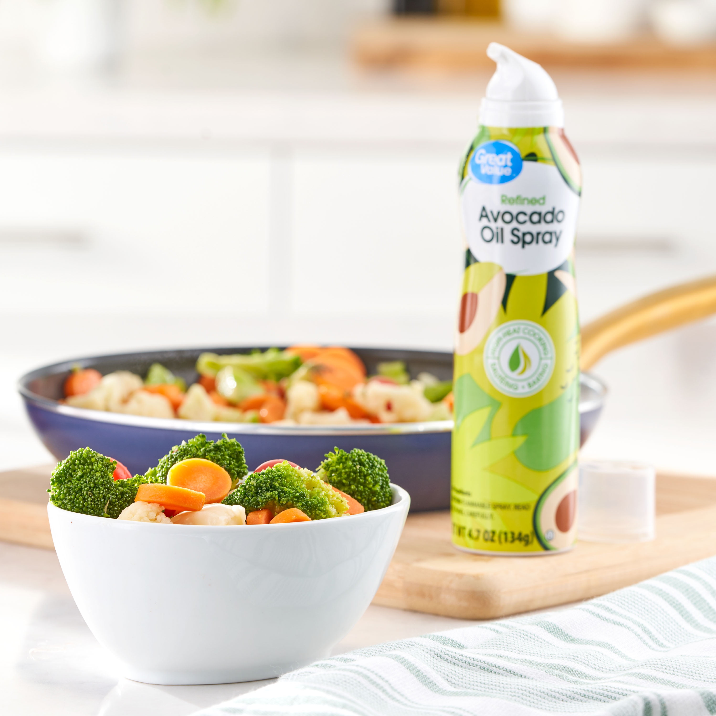 Great Value 100% Pure Avocado Oil Cooking Spray, 4.7 oz, Metal Bottle, Shelf Stable/ Ambient