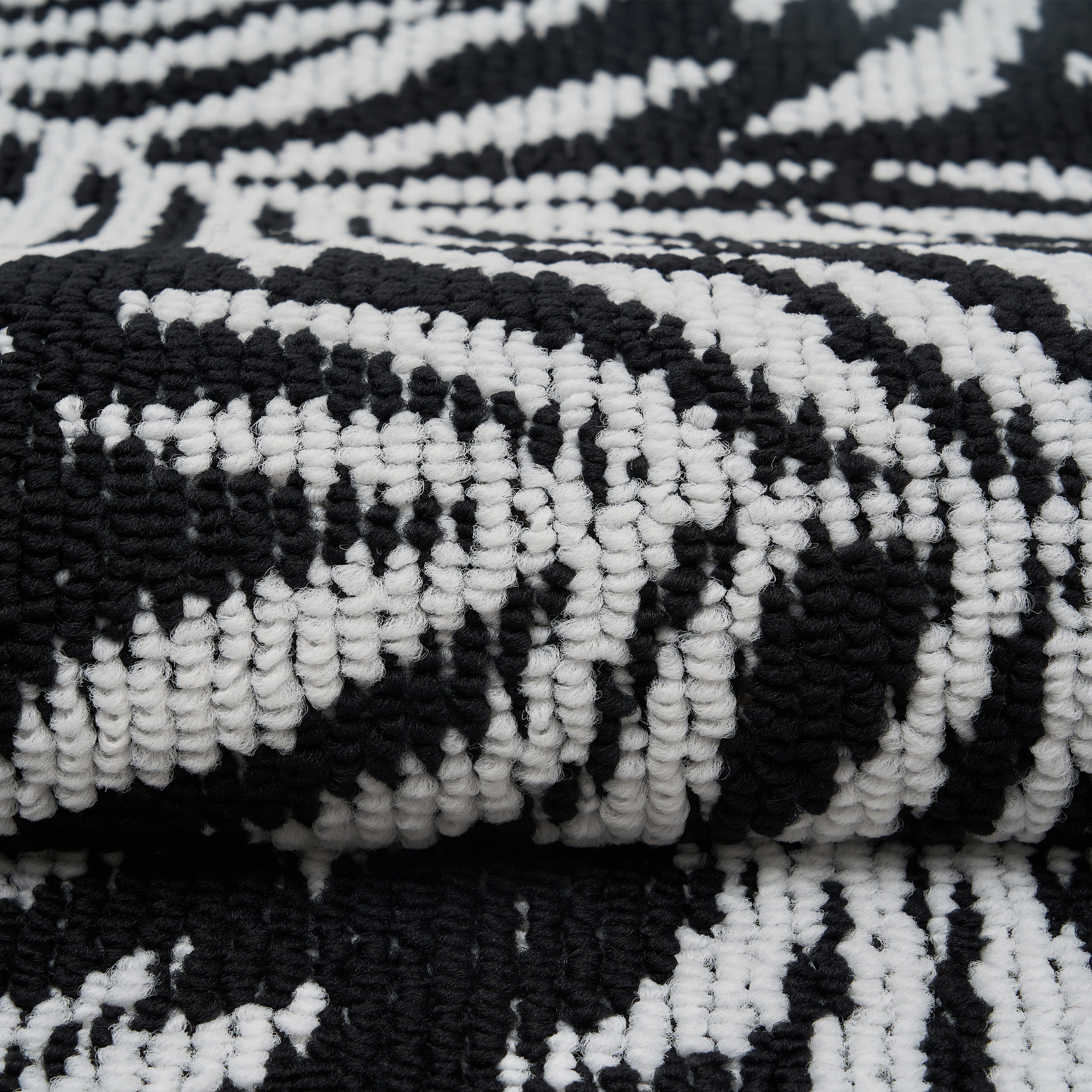 (2 pack) Mainstays Jacquard High Low Loop Kitchen Mat 18"x 27" Rich Black & Arctic White