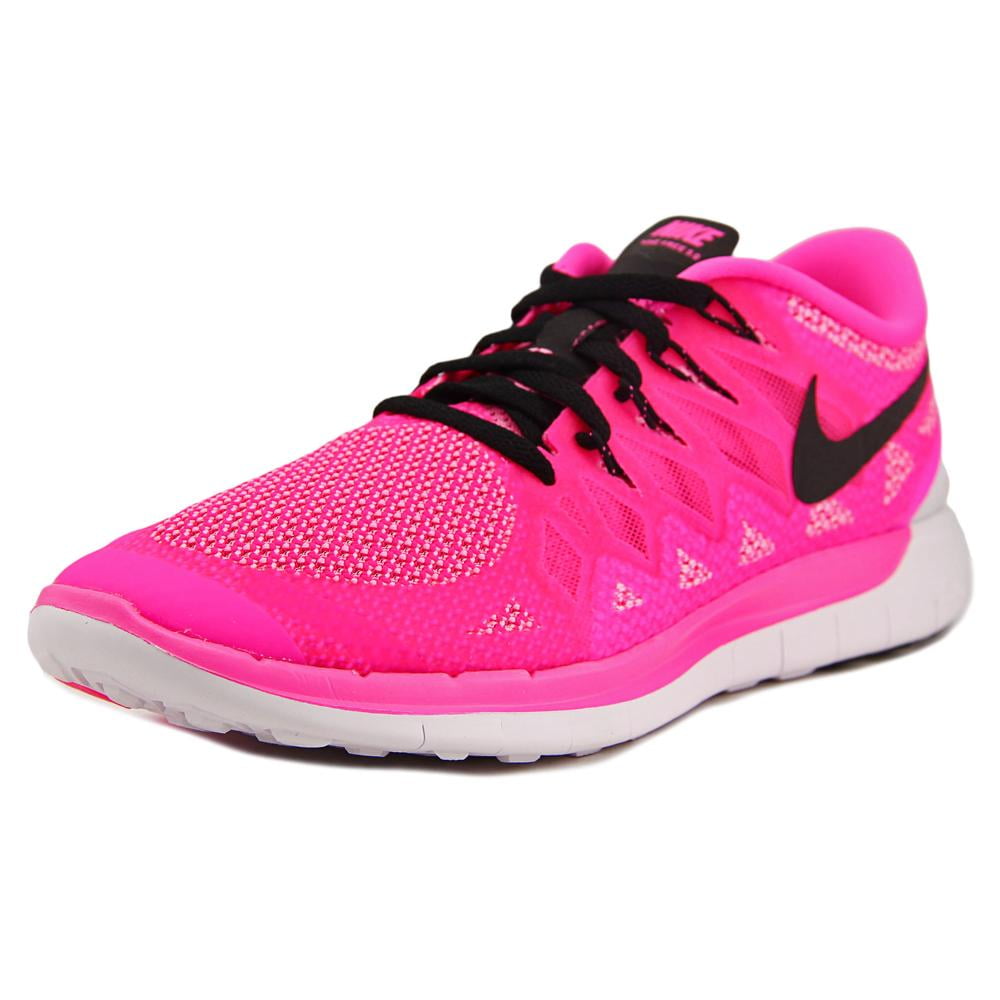 nike round toe shoes