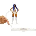 thumbnail image 4 of Figuras de acción Mattel WWE Sasha Banks vs Bayley de 15 cm, paquete de 2, 4 of 6