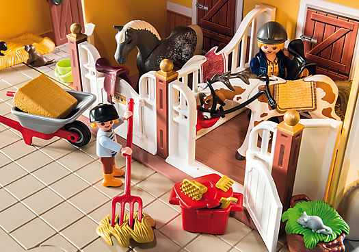 playmobil take along horse stable