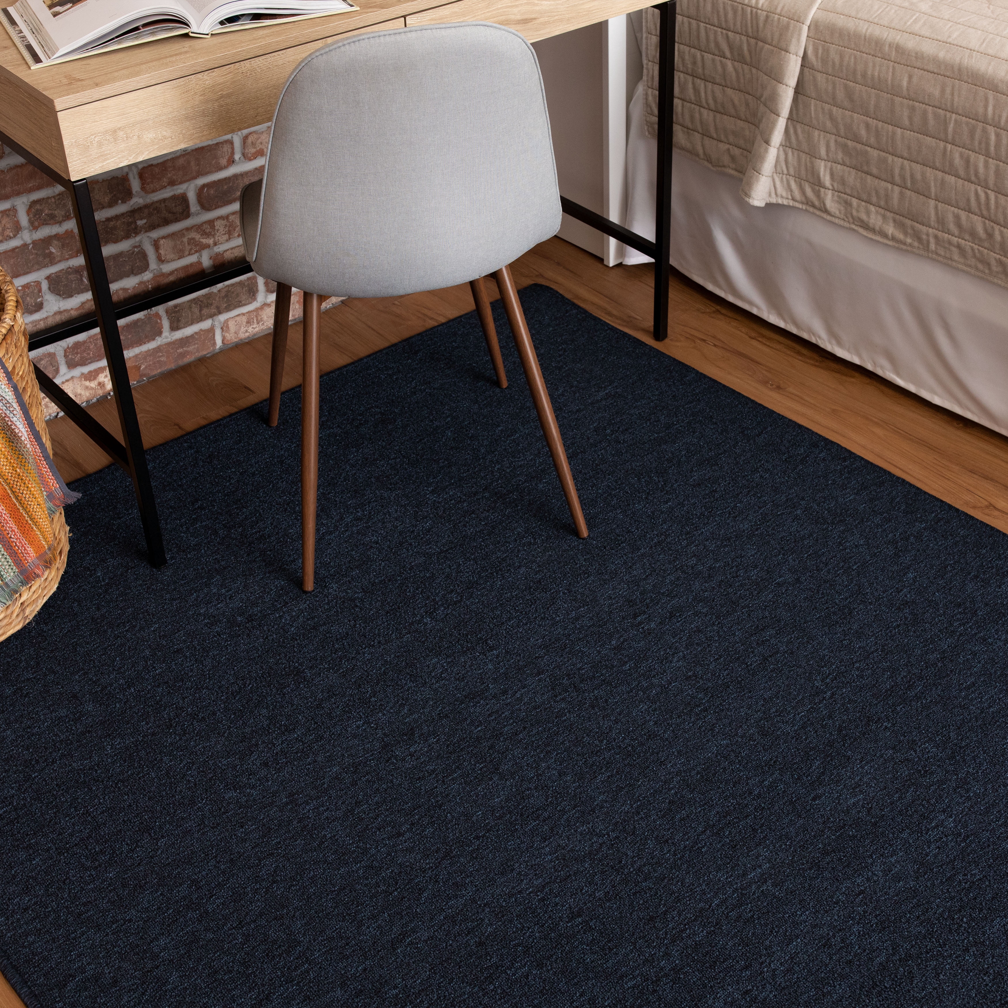 Mainstays Titan Solid Living Room Area Rug, Navy, 5' x 7'