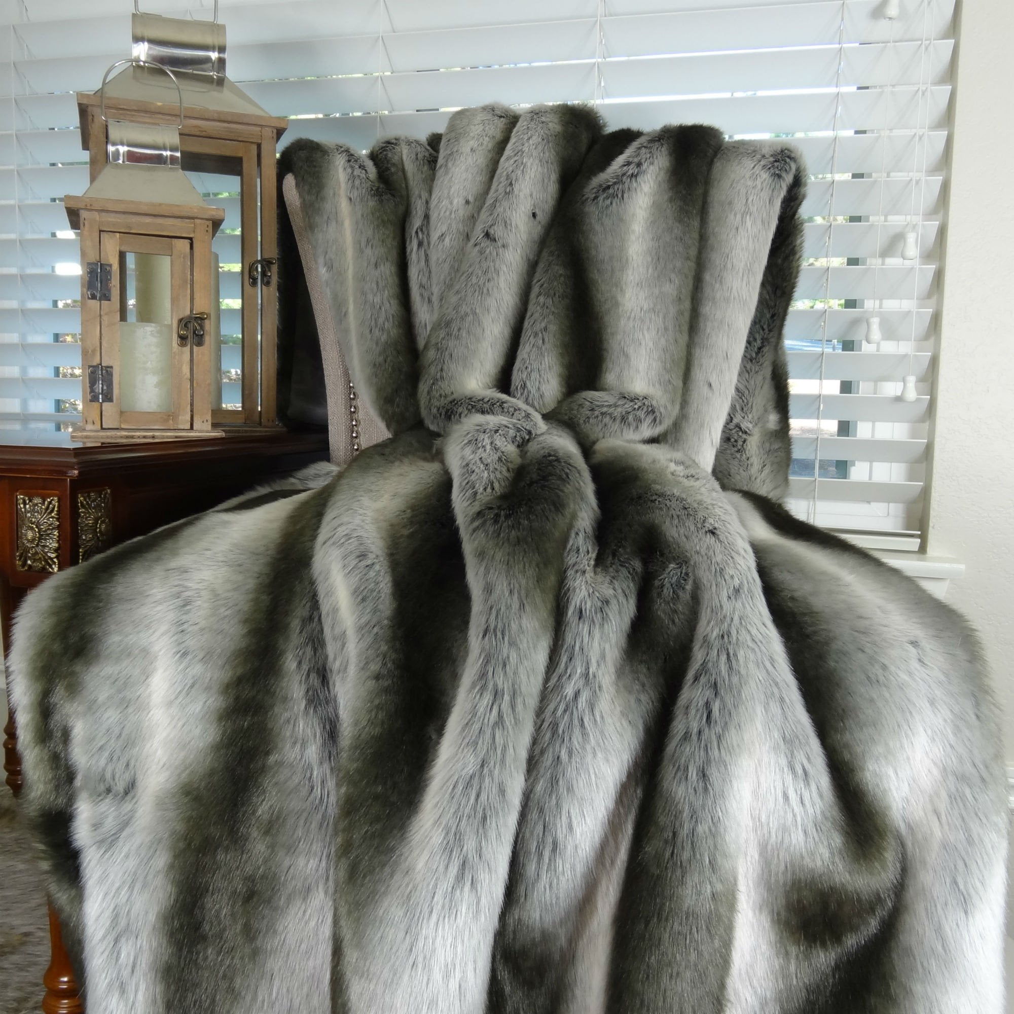 Thomas Collection Luxury Gray Silver Chinchilla Faux Fur Throw Blanket
