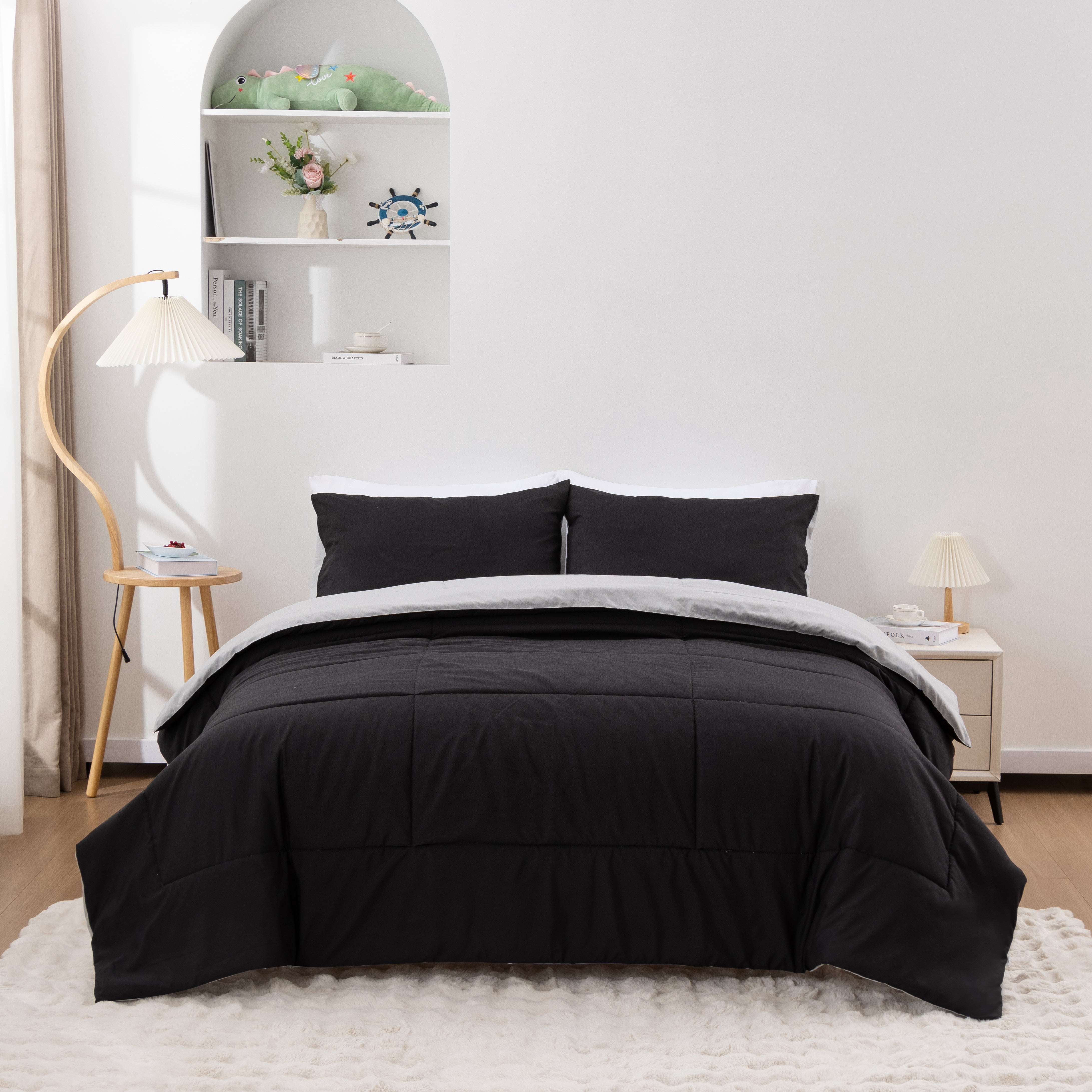King Comforter Set All Season Reversible Bed Set with 2 Pillow Cases 3 Pieces Bedding Sets Down Alternative Black/Gray Comforters