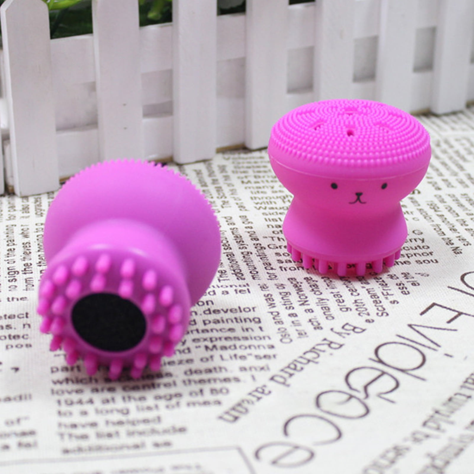 Limei Lightweight Manual Face Brush Portable Face Care Pore Cleansing