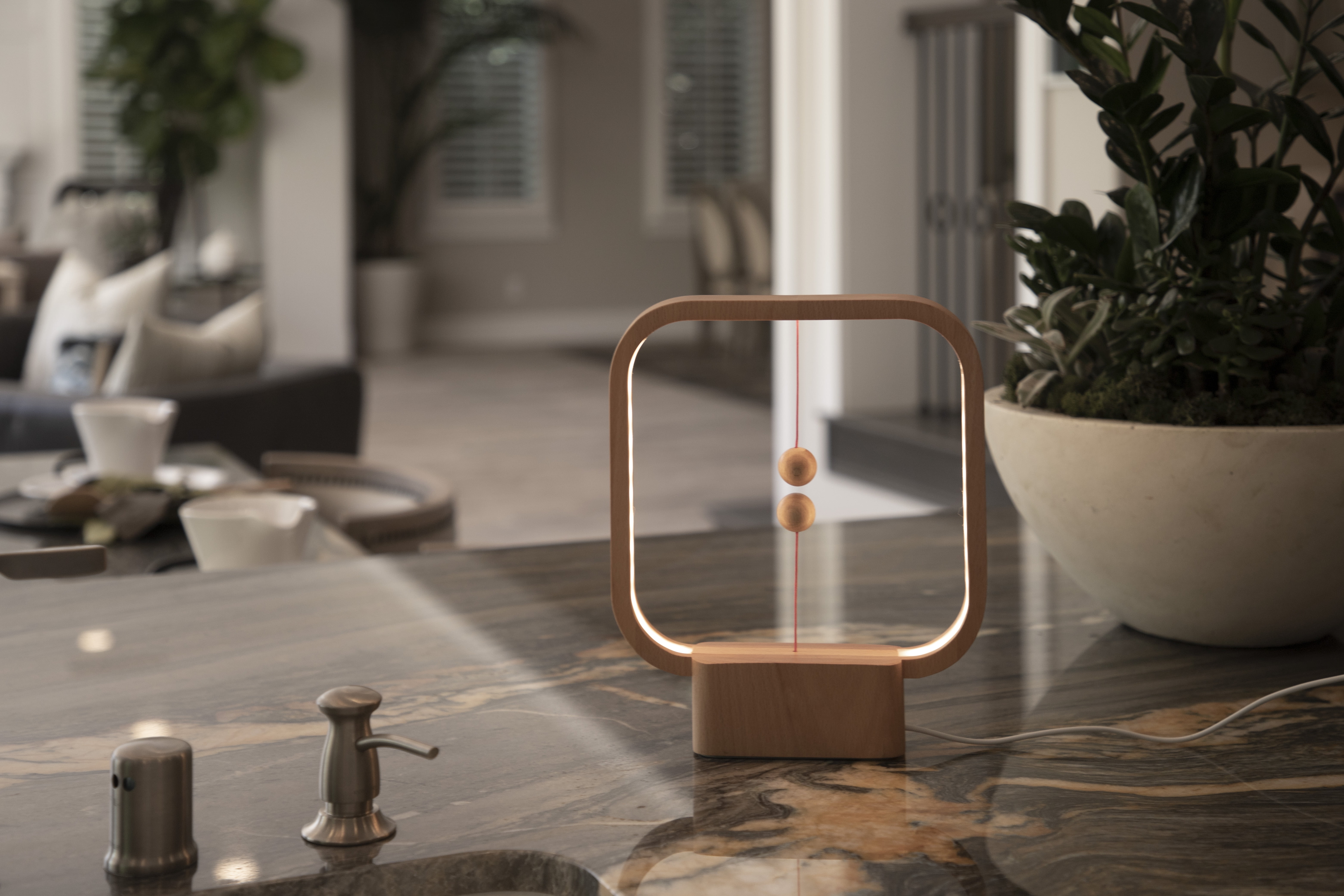 Heng Balance desk Lamp Square, LIGHT WOOD