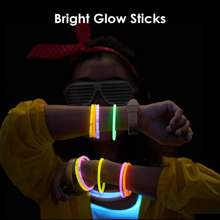 100 Glow Sticks Bulk Party Supplies - Glow in The Dark Fun Party Pack with  8 Glowsticks and Connectors for Bracelets and Necklaces for Kids and  Adults 