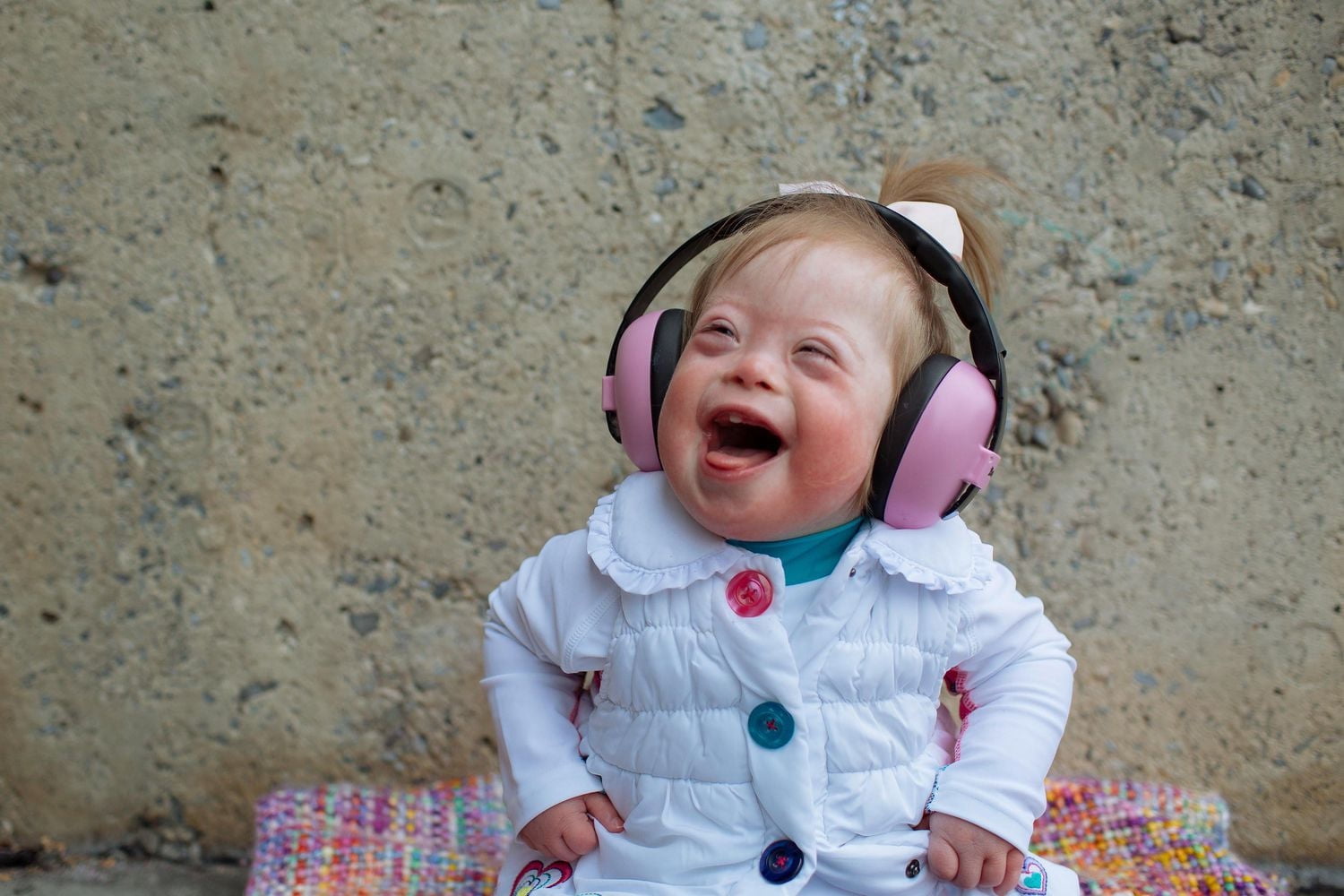 Baby Banz - Cache-oreilles - Protection auditive pour bébé - De 2 mois à 2 ans et plus - Meilleur indice de réduction du bruit de l'industrie - Doux et confortable - Protection auditive pour bébé Convient aux enfants de 2 mois à 2 ans