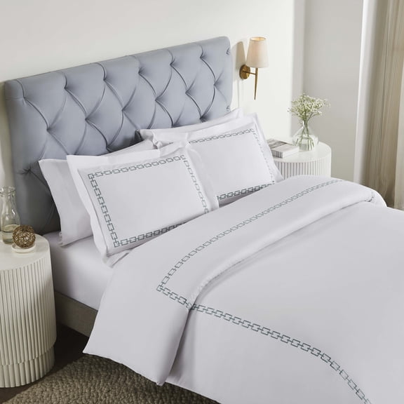 Superior Chain Links Embroidered Cotton Duvet Cover Set, Full/Queen, White/Silver
