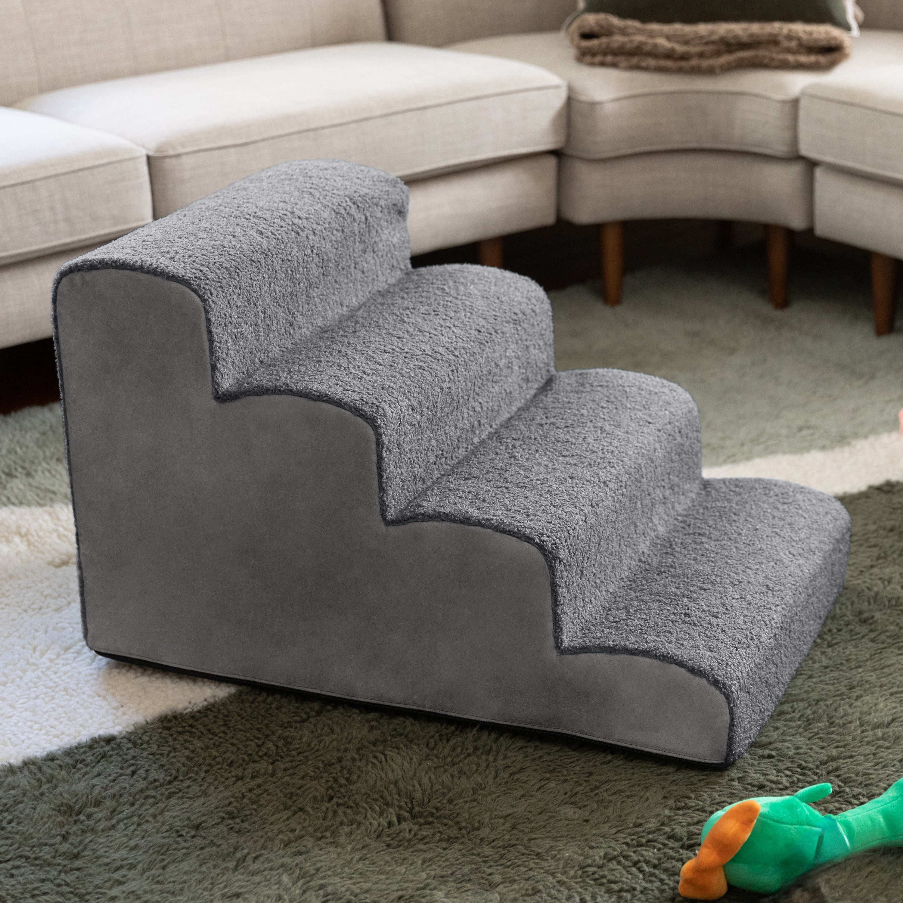 Hundetreppe aus Schaumstoff mit breiten Stufen im Wohnzimmer