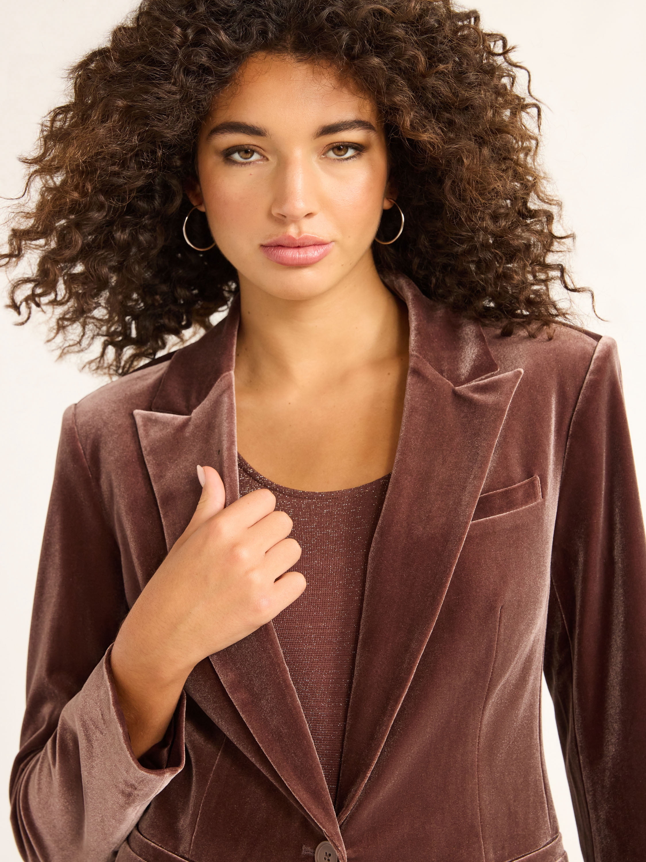 Sofia by Sofia Vergara Women's and Women's Plus Size Single Breasted Velvet Blazer, Sizes XS-4X