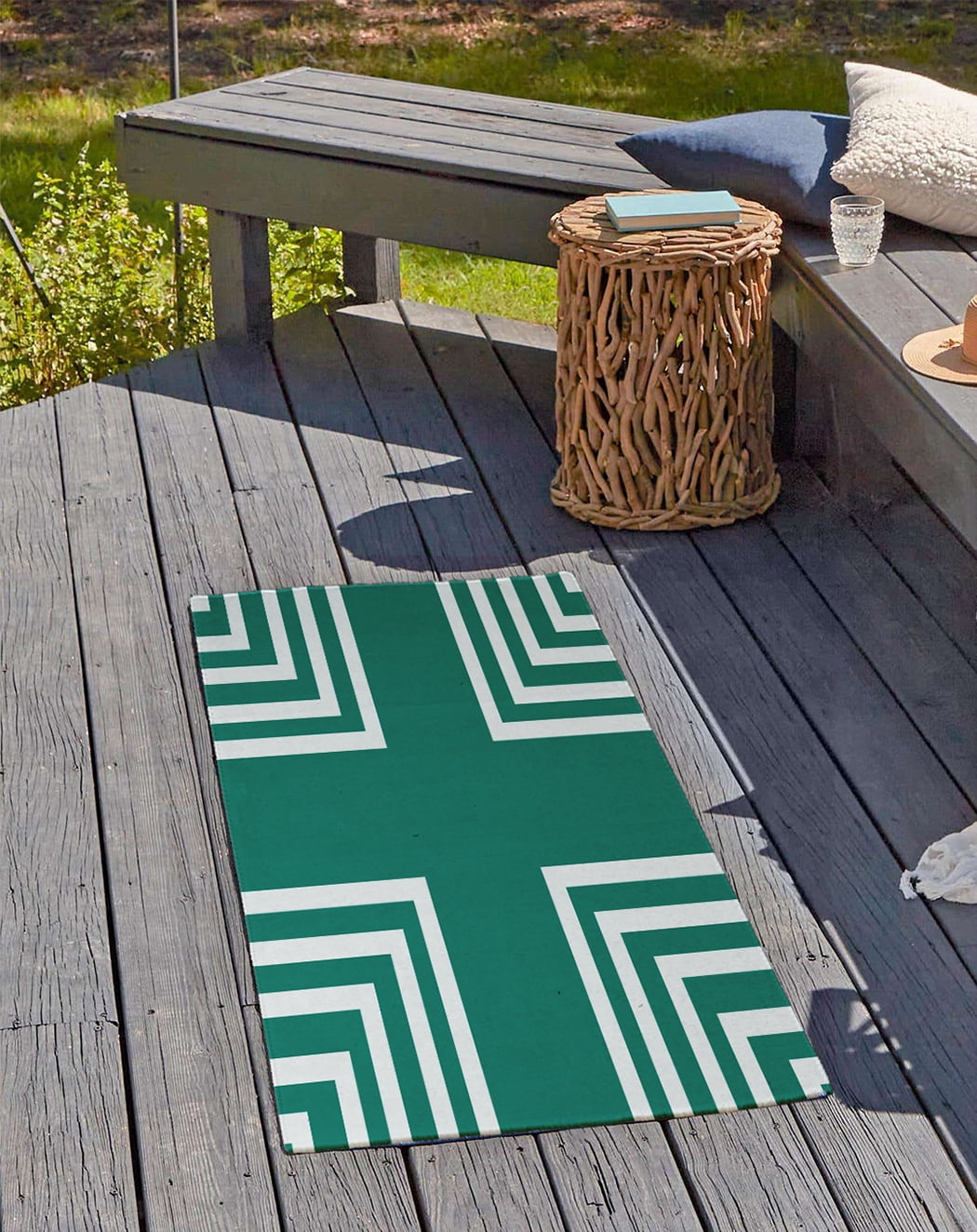 24" 36" Simply Daisy Corner Stripes Modern & Contemporary Chenille Area Rug, Kelly Green
