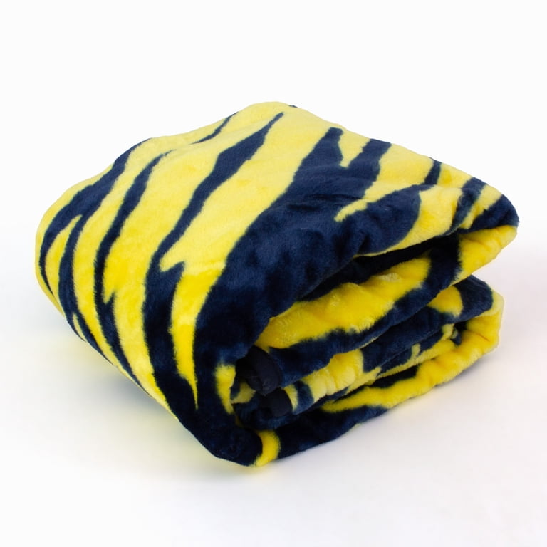 Northwest NCAA Michigan Wolverines Rotary Bed In A Bag Set & Reviews