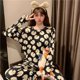thumbnail image 1 of Pijamas de manga larga para mujer, conjunto de dos piezas de seda de leche, sección delgada, ropa de dormir transpirable, ropa de casa para estudiantes, Primavera, 1 of 4