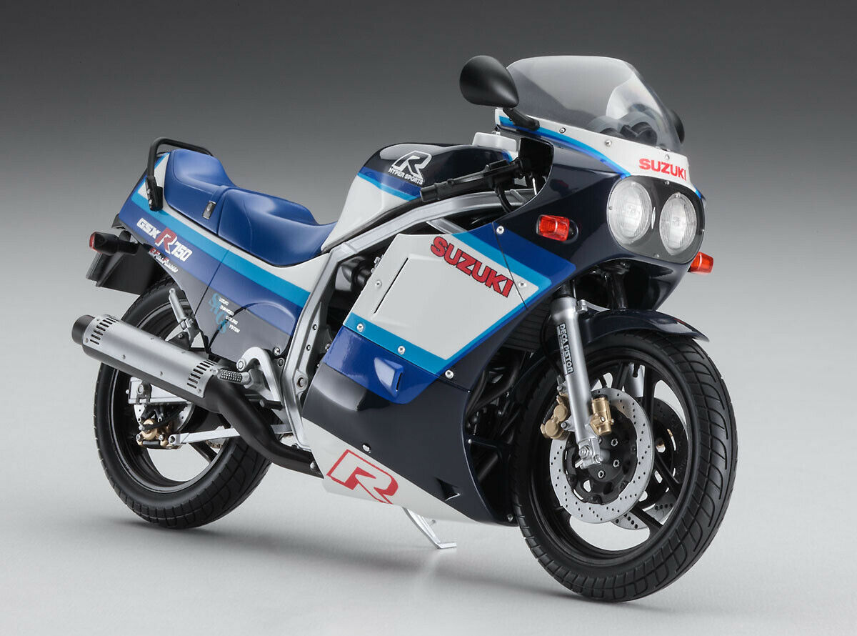 Hasegawa 21507 Suzuki 1986 GSX-R750 Motorcycle 1/12 Scale Model
