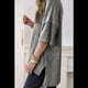 thumbnail image 5 of Camiseta Básica Informal de Verano de Corta con Aberturas Laterales Extragrandes, Gris, Talla M, 5 of 7