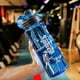 thumbnail image 4 of Botella de agua de plástico de gran capacidad para hombre, portátil, para deportes al aire libre, fitness, gran espacio, 2000 ml, 4 of 5