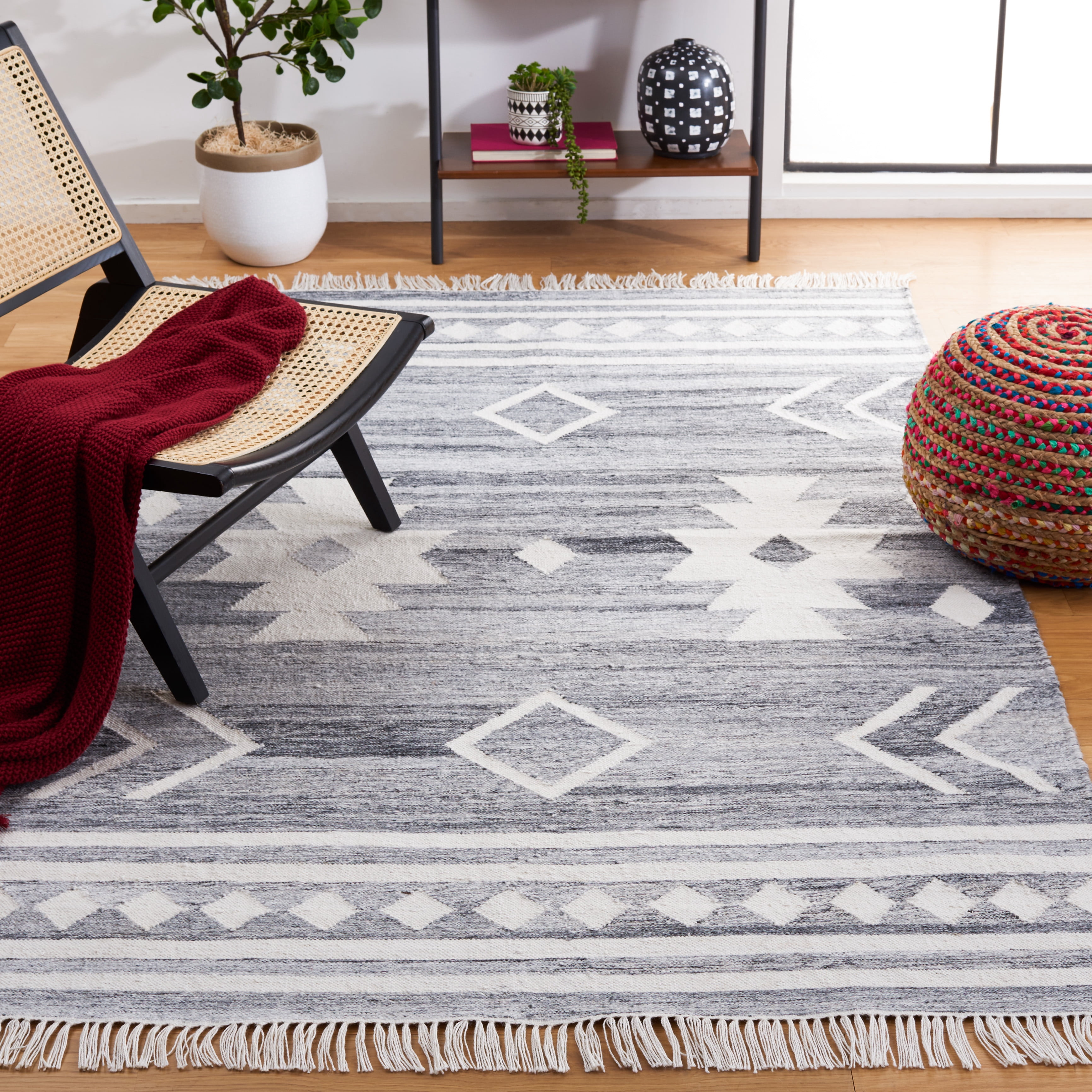 SAFAVIEH Kilim Trochez Geometric Area Rug, Grey/Ivory, 5' x 8'