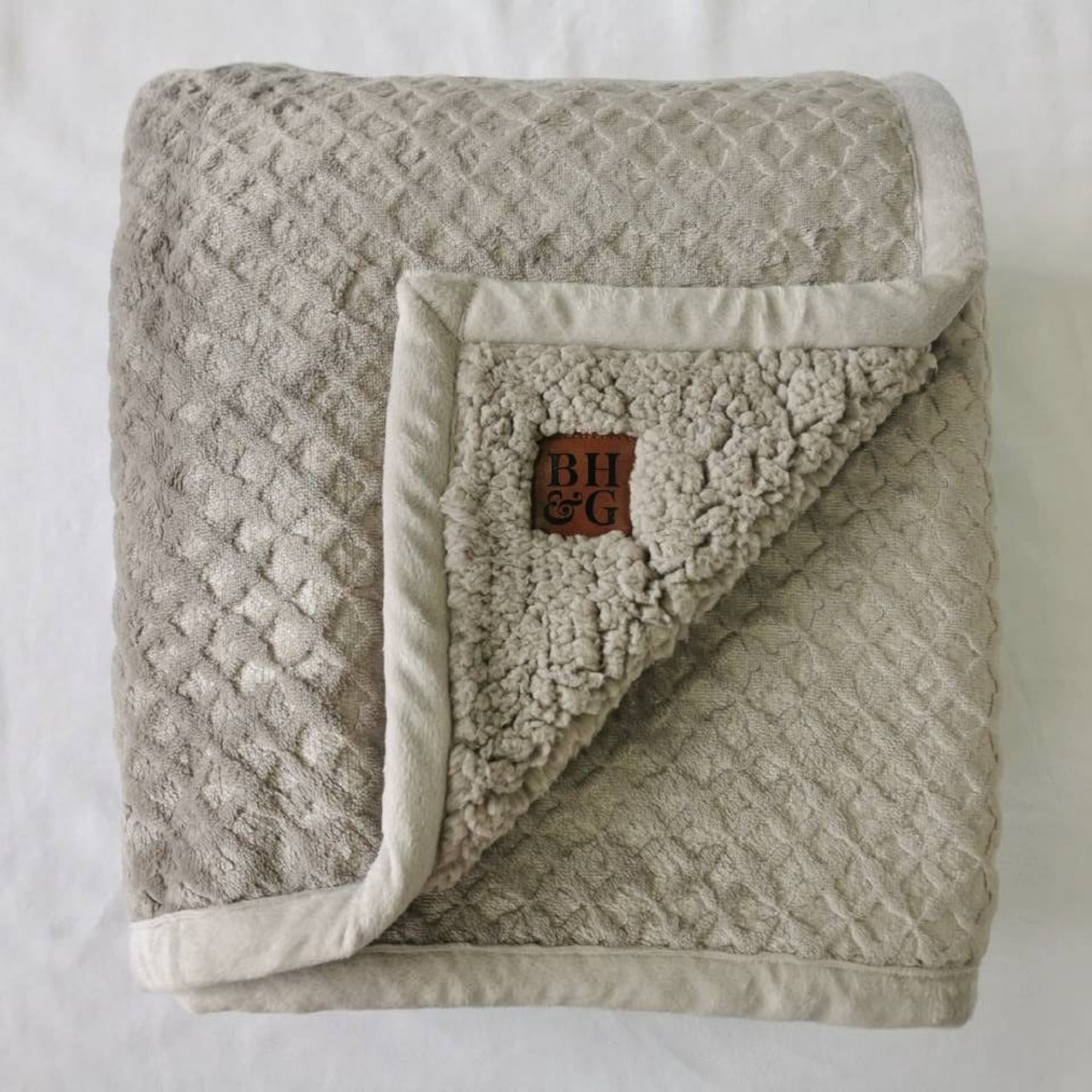 Better Homes & Gardens Oversized Sherpa Throw, 50" x 72", Gray Waffle