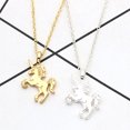 thumbnail image 4 of Collar elegante y sencillo con forma de unicornio para mujer (plata), 4 of 7