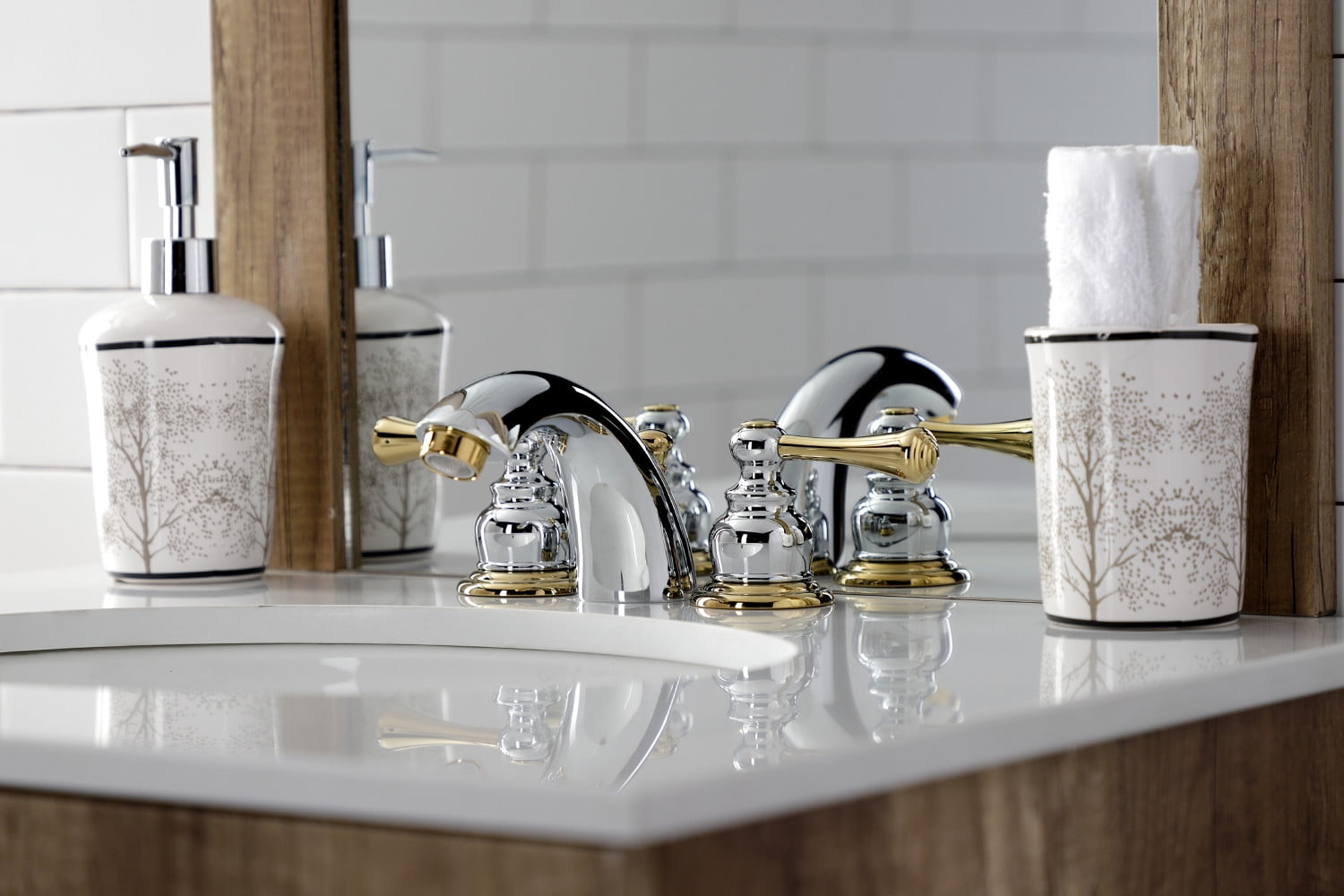 Kingston Brass KB3944BL Vintage Mini-Widespread Bathroom Faucet, Polished Chrome/Polished Brass