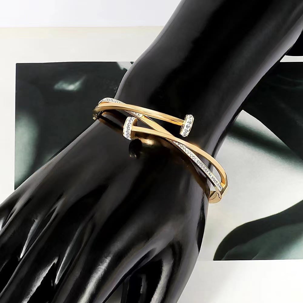 Skinny Tubogas Nail Head Bracelet in 18K Yellow Gold #514154 – Beladora