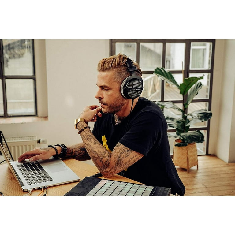 Free Shipping! Beyerdynamic DT 990 Pro 250 Ohm Studio
