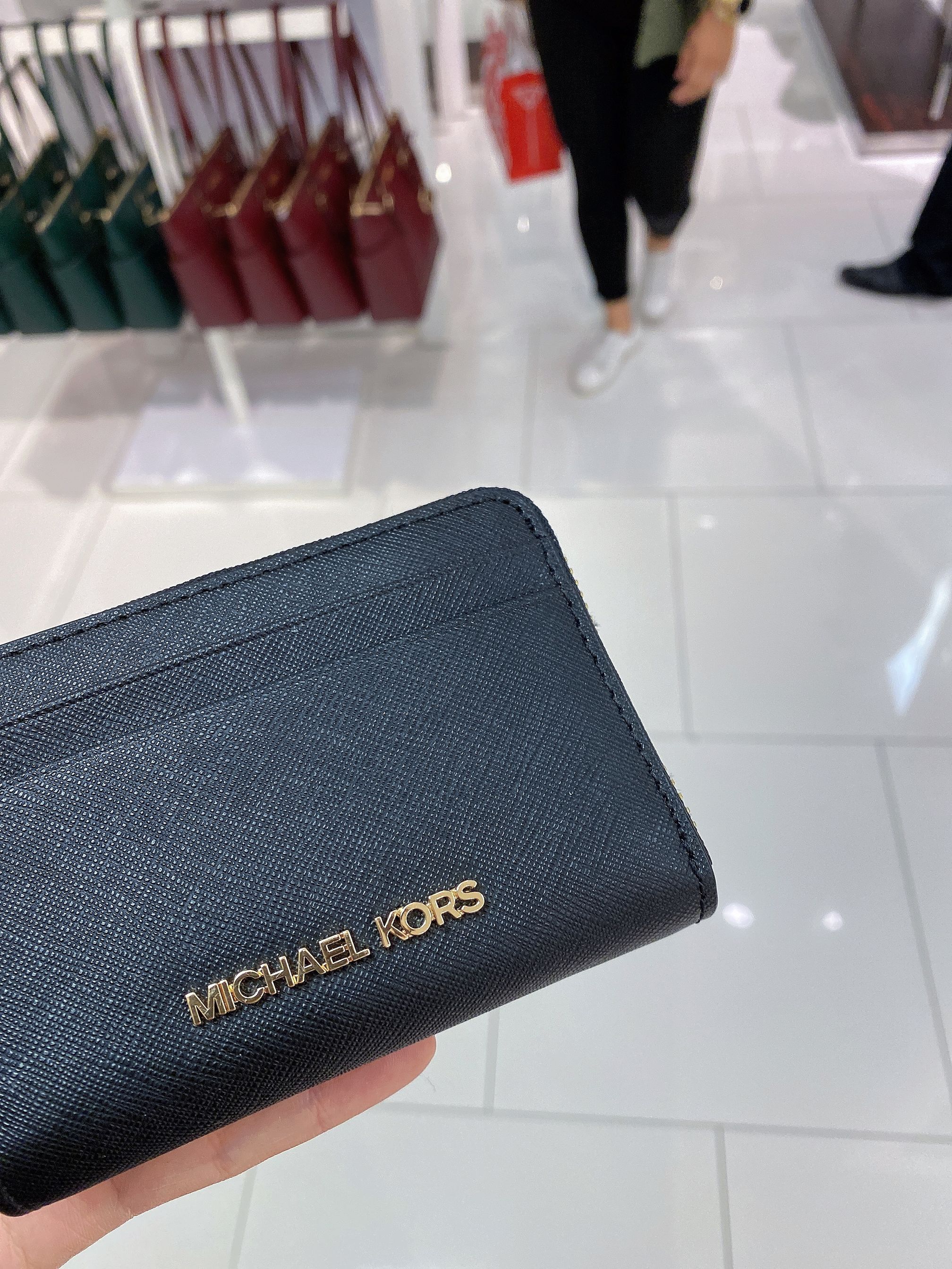 MICHAEL KORS Jet Set Medium Zip Around Leather Card Case Wallet Black Gold - image 2 of 3
