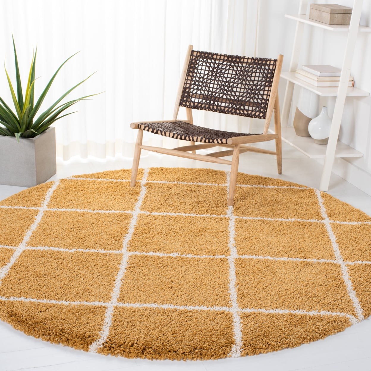 SAFAVIEH Hudson Amias Plush Geometric Shag Area Rug, Gold/Ivory, 5'1" x 7'6"