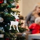 thumbnail image 4 of 2 figuras acrílicas de renos de Navidad, de pie, para interiores, colgantes, adornos decorativos para Navidad, invierno, chimenea, escritorio, fiesta, decoración del país de las maravillas, 4 of 7
