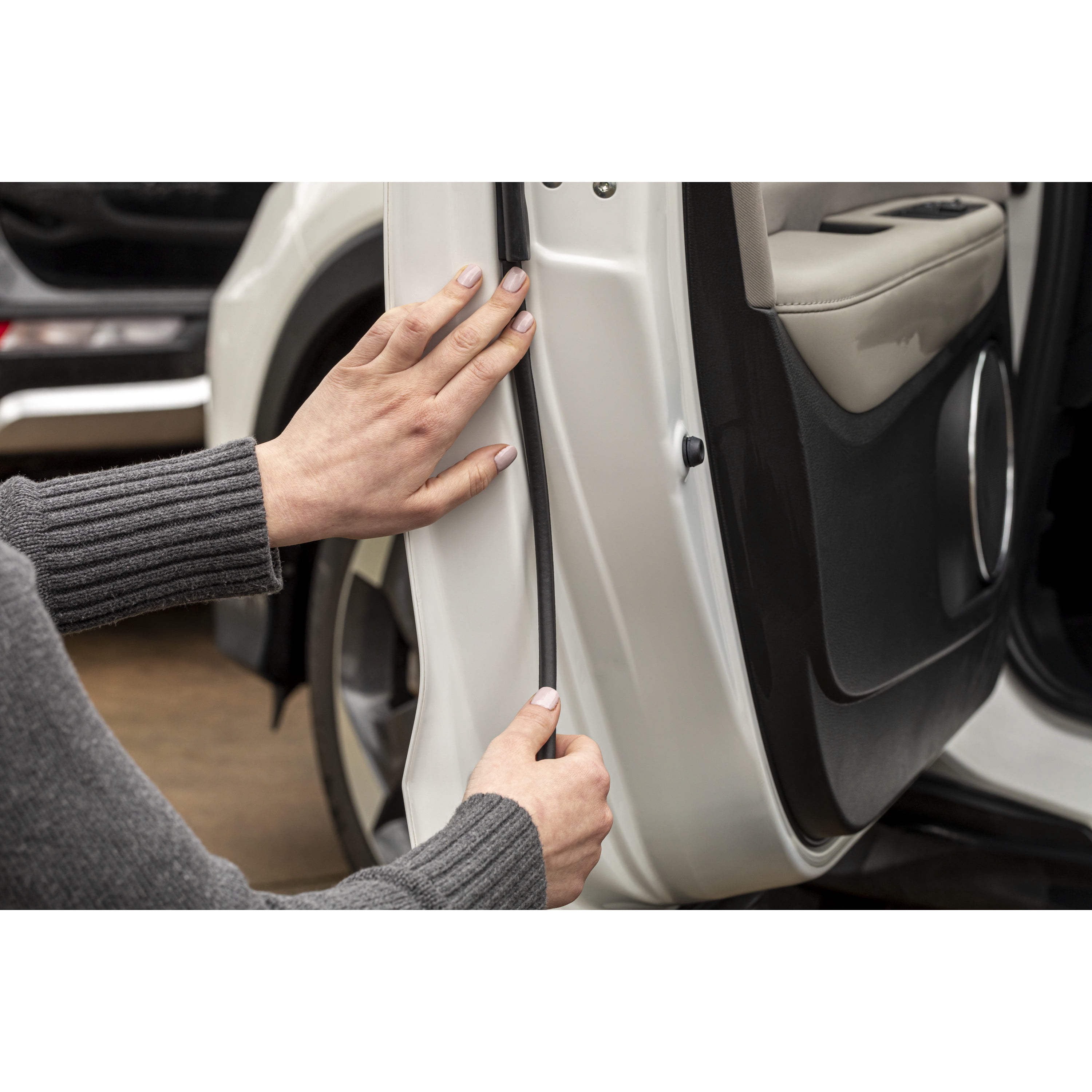 Duck Brand Auto & Marine Black Rubber Weatherstrip Seal, 0.31 in. x 0.38 in. x 17 ft.