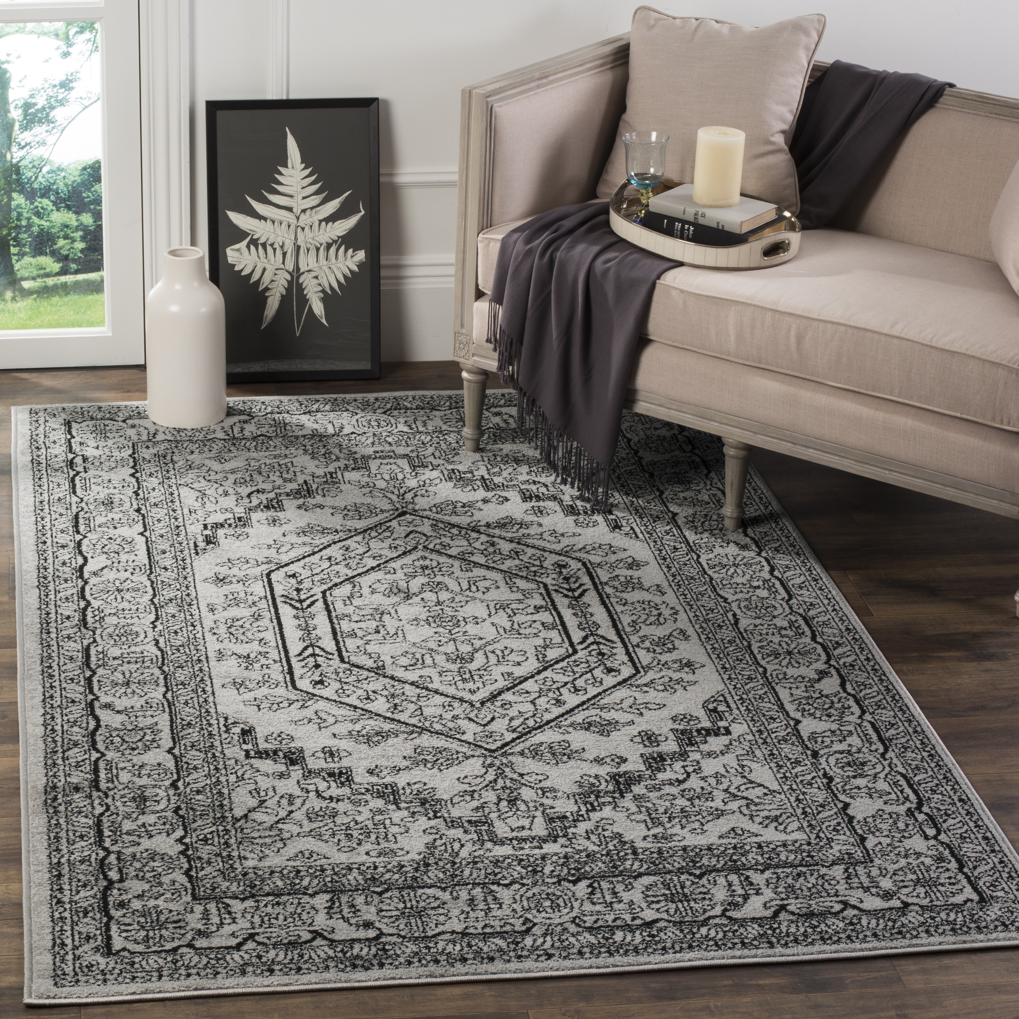 Safavieh Adirondack Xavier Oriental Area Rug, Silver/Black, 5'1" x 7'6"