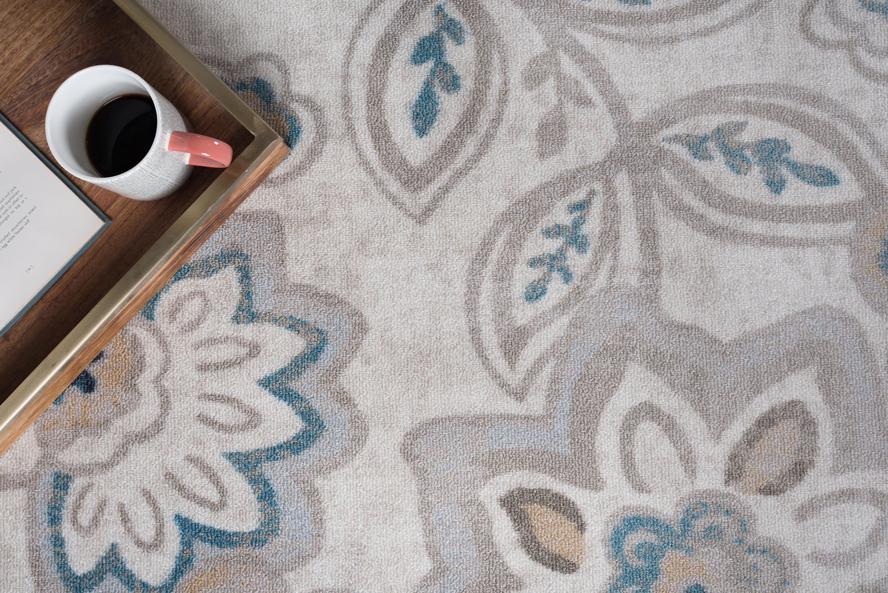 Transitional 4x6 Area Rug (3'11'' x 5'3'') Floral Cream, Gold Indoor Rectangle Easy to Clean