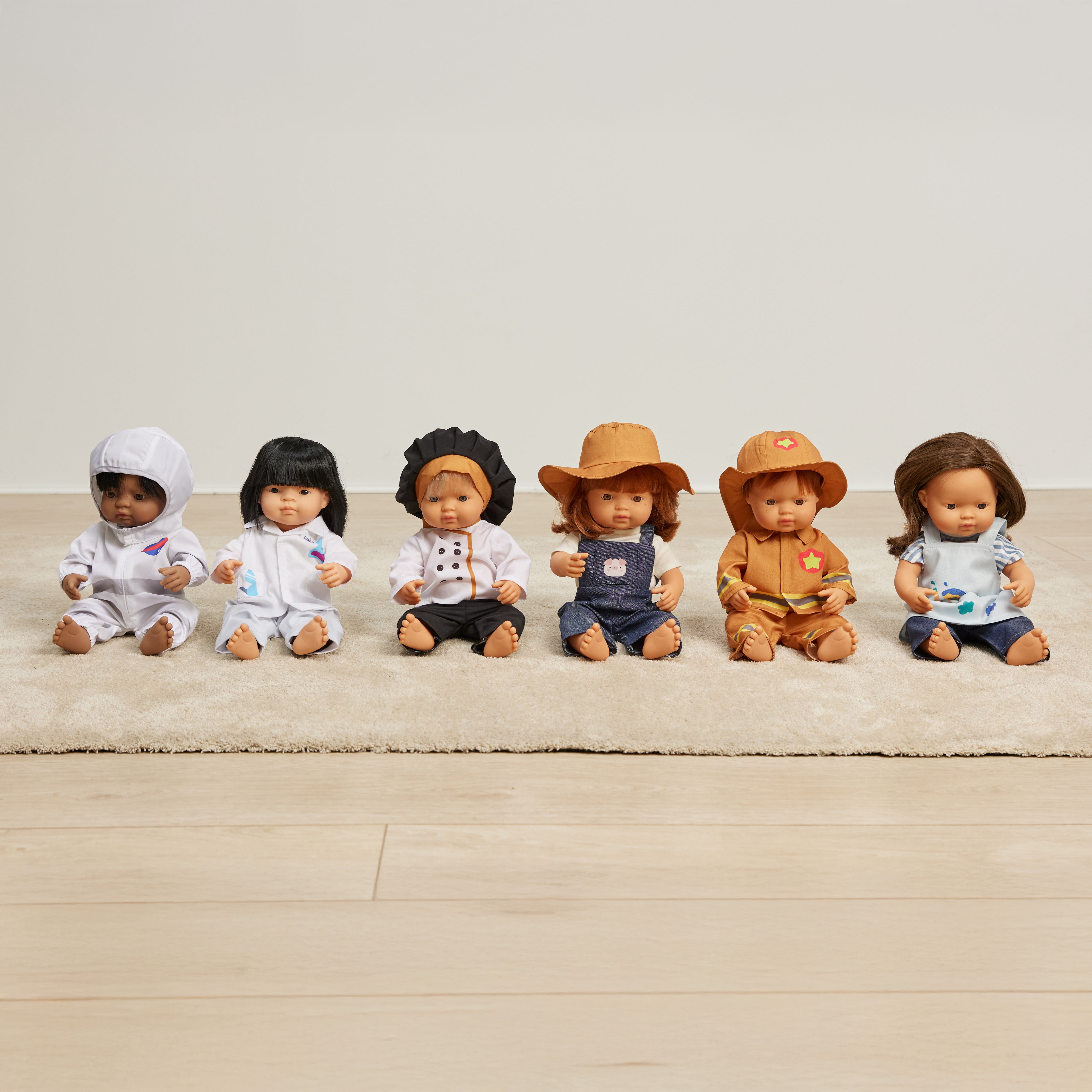 Miniland Set 6 Professional Clothing Sets 15"