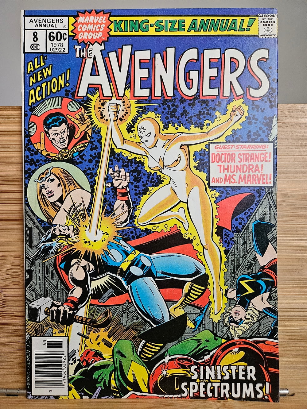 Cover of The Avengers Annual #8