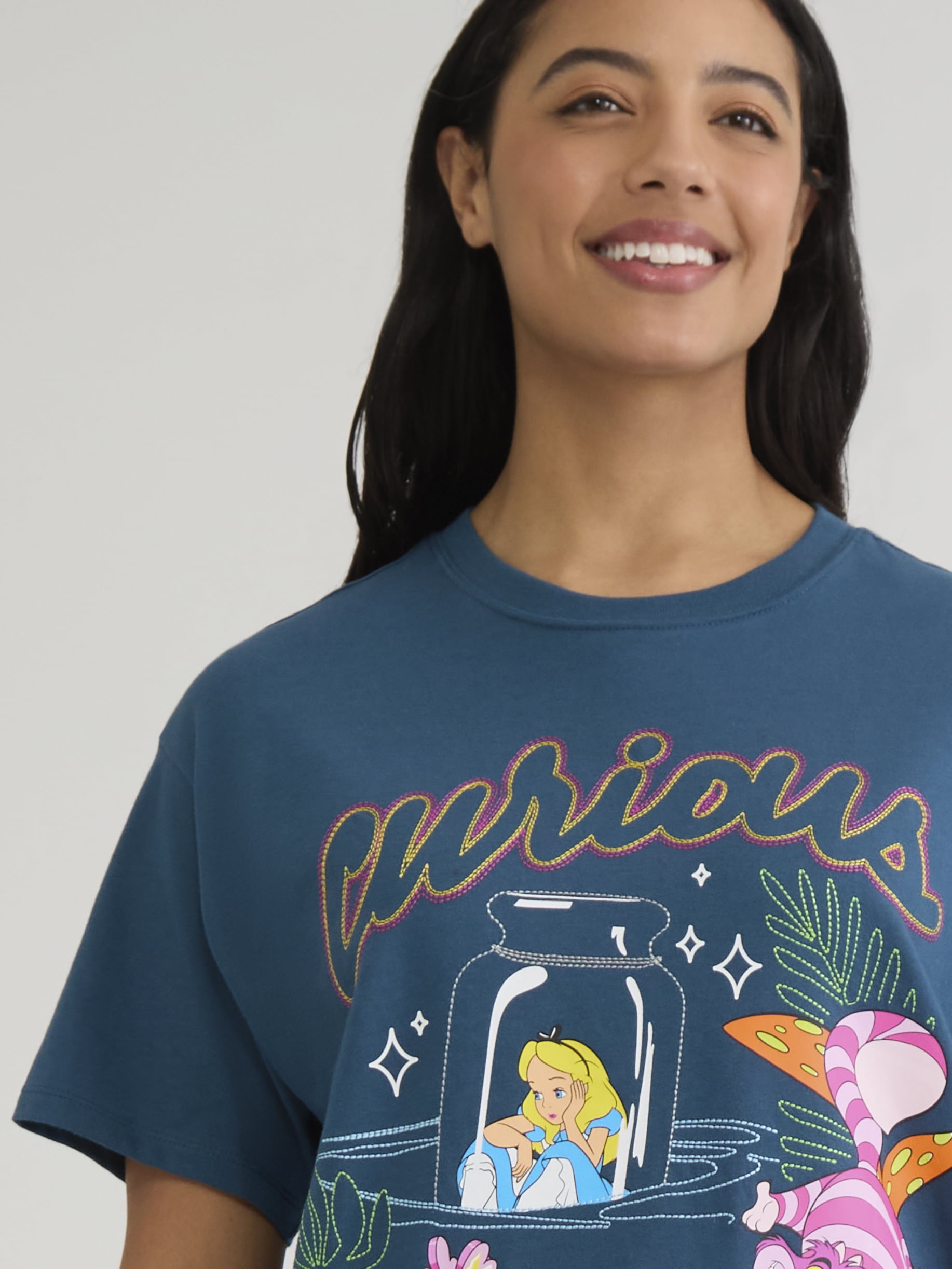 Disney Women and Women’s Plus Alice in Wonderland Graphic Tee with Short Sleeves, Sizes XXS-2XL