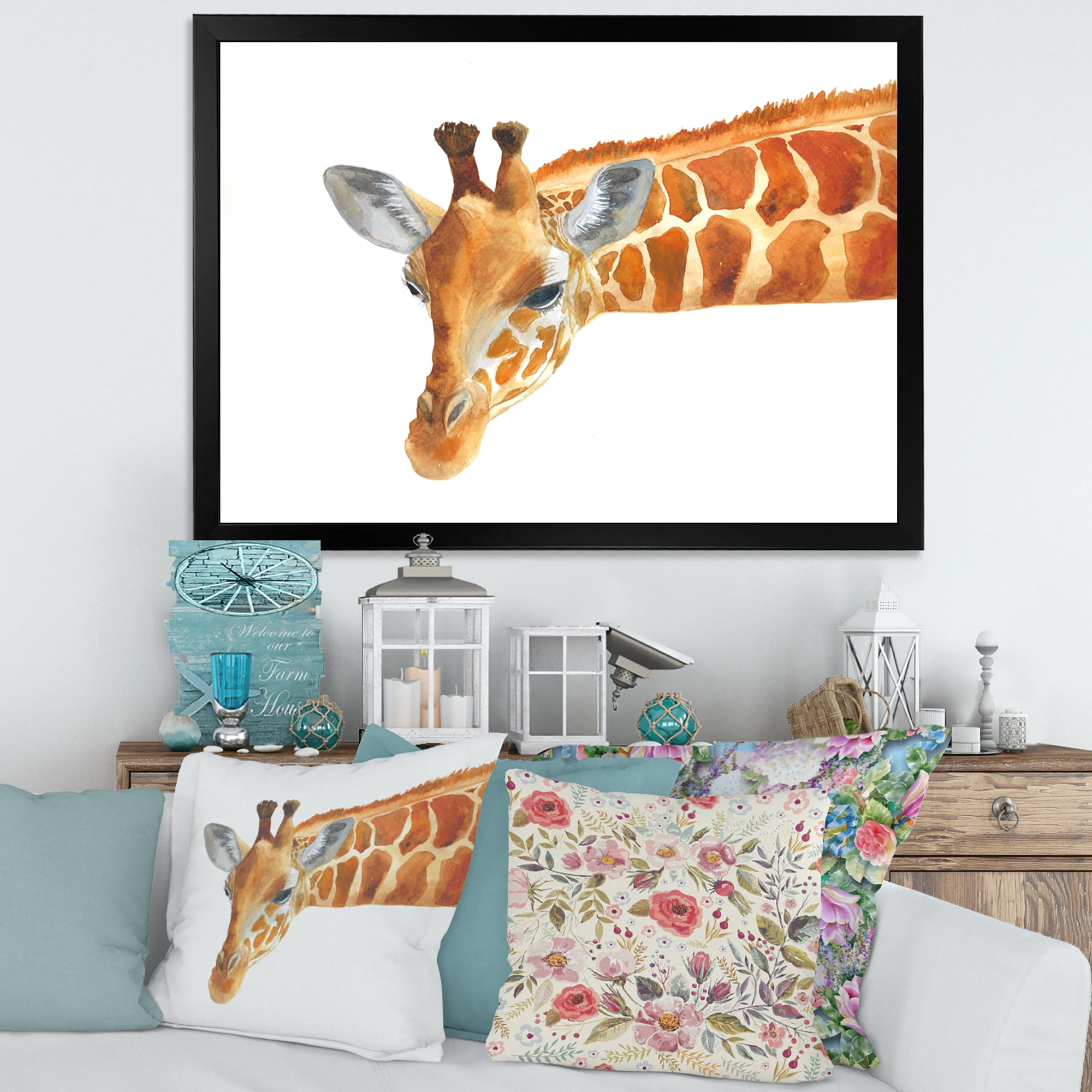 Designart 'Close Up Portrait of A Giraffe IX' Farmhouse Framed Art Print