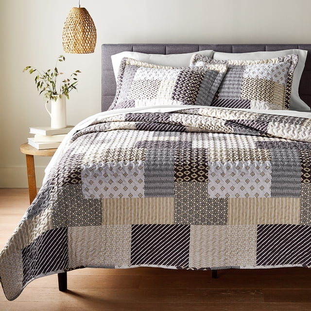 Mainstays All in One Lightweight Quilt Set and Sheet Set -7 Piece, Queen, Grey Patchwork