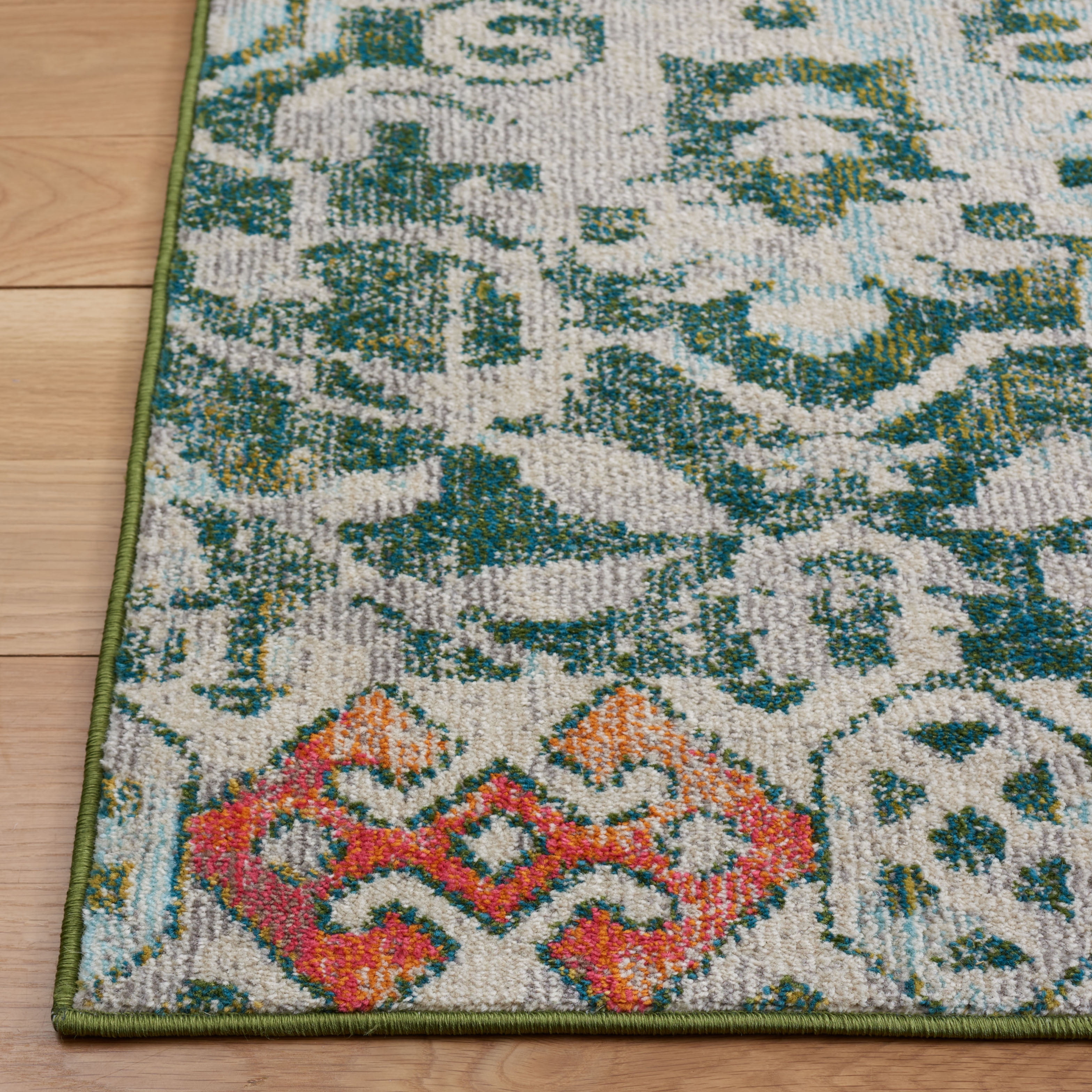 Safavieh Madison Bayon Damask Area Rug, Green/Ivory, 4' x 6'