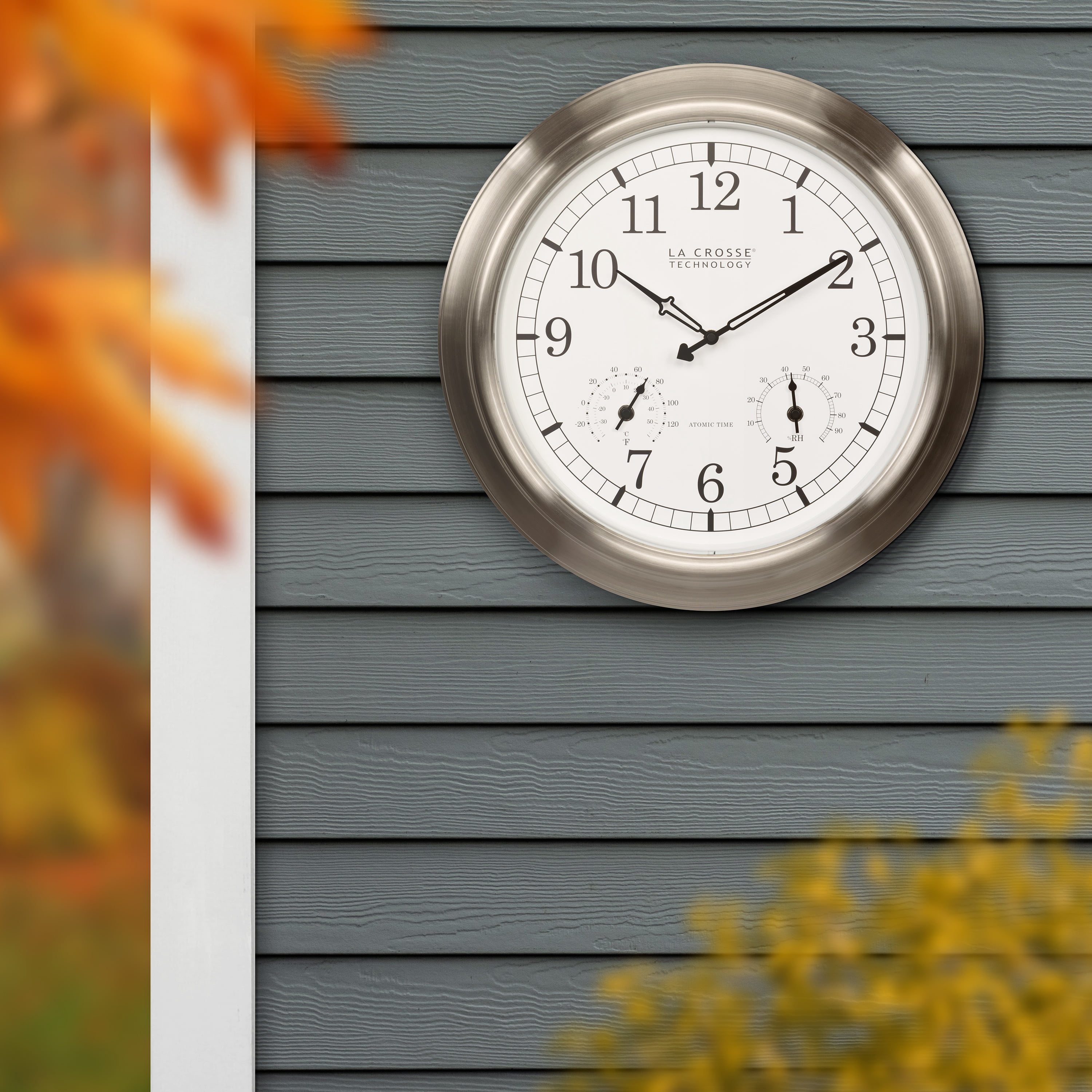 La Crosse Technology 17.9-inch Indoor/Outdoor Classic Stainless Steel Atomic Analog Wall Clock, 404-80017-INT