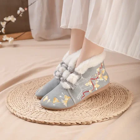 

Women‘s Floral Embroidered Decor Flat Boots Warm Faux Fur Lined Ankle Shoes Women‘s Footwear