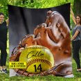 thumbnail image 2 of Couverture de Softball Personnalisée, Couverture en Polaire de Softball Love This, 2 of 5
