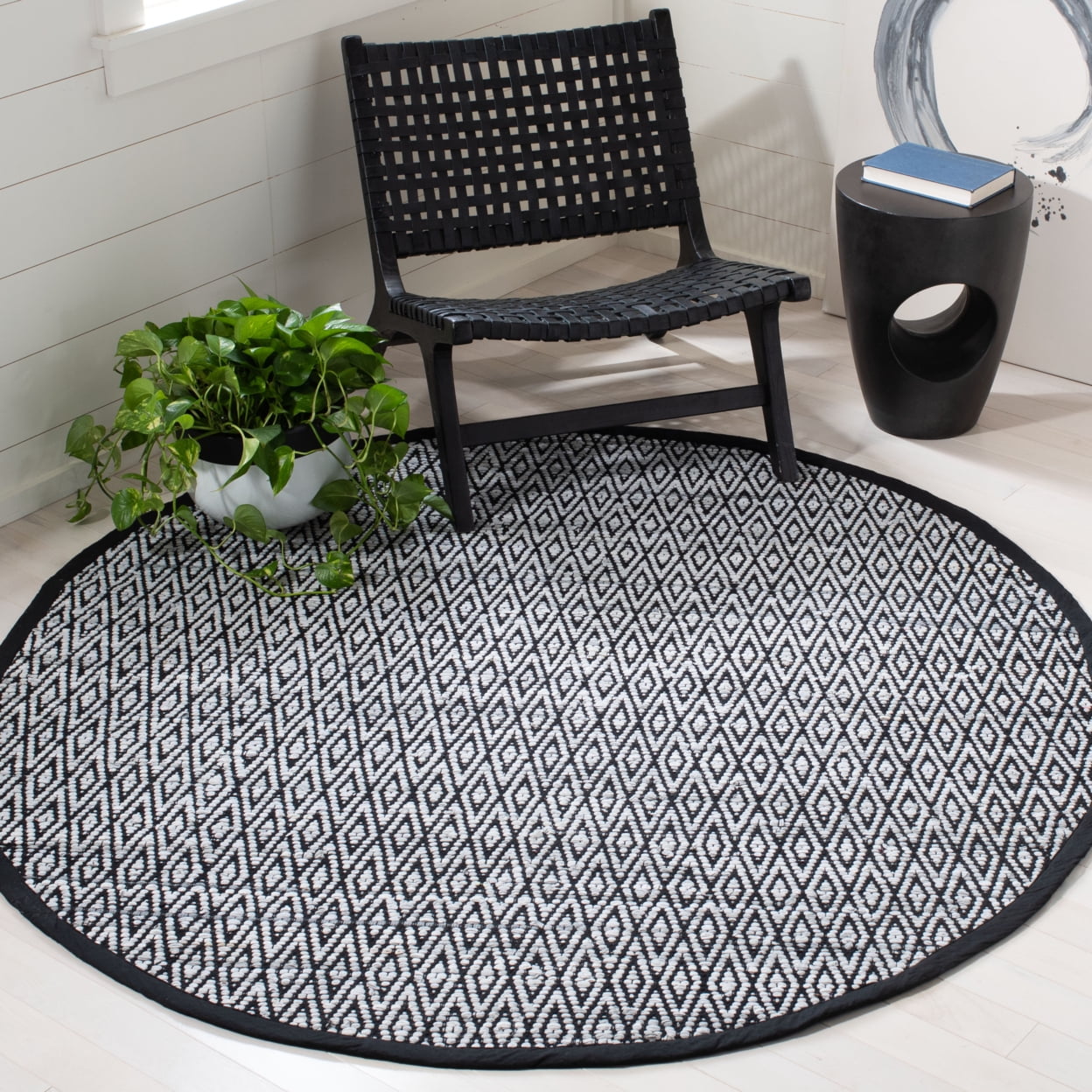 SAFAVIEH Montauk Carina Diamond Area Rug, Grey/Black, 8' x 10'