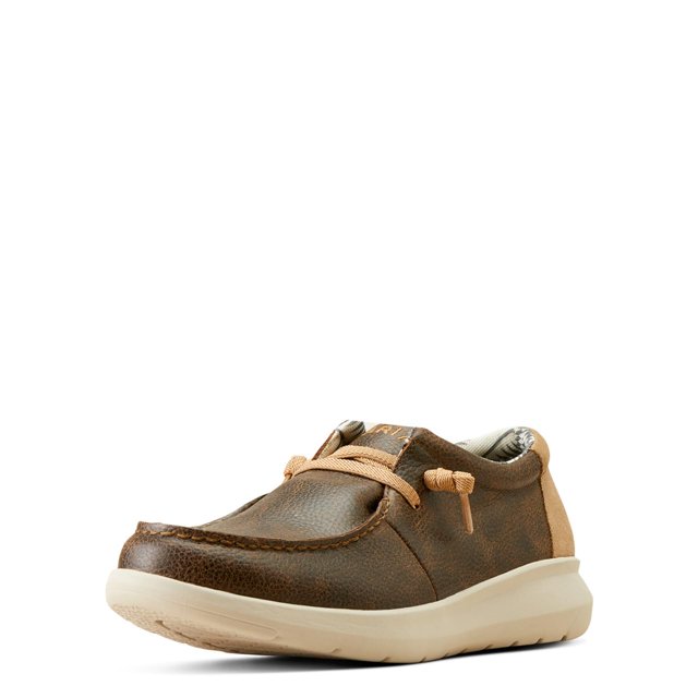 Zapatos ARIAT Hilo color marrón arena de gamuza, puntera moc, suela plana