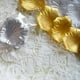 thumbnail image 2 of 1000 piezas de tela de pétalos de imitación, flores artificiales de rosas, suministros para decoración de bodas, fiestas y eventos (dorado y plateado), 2 of 7