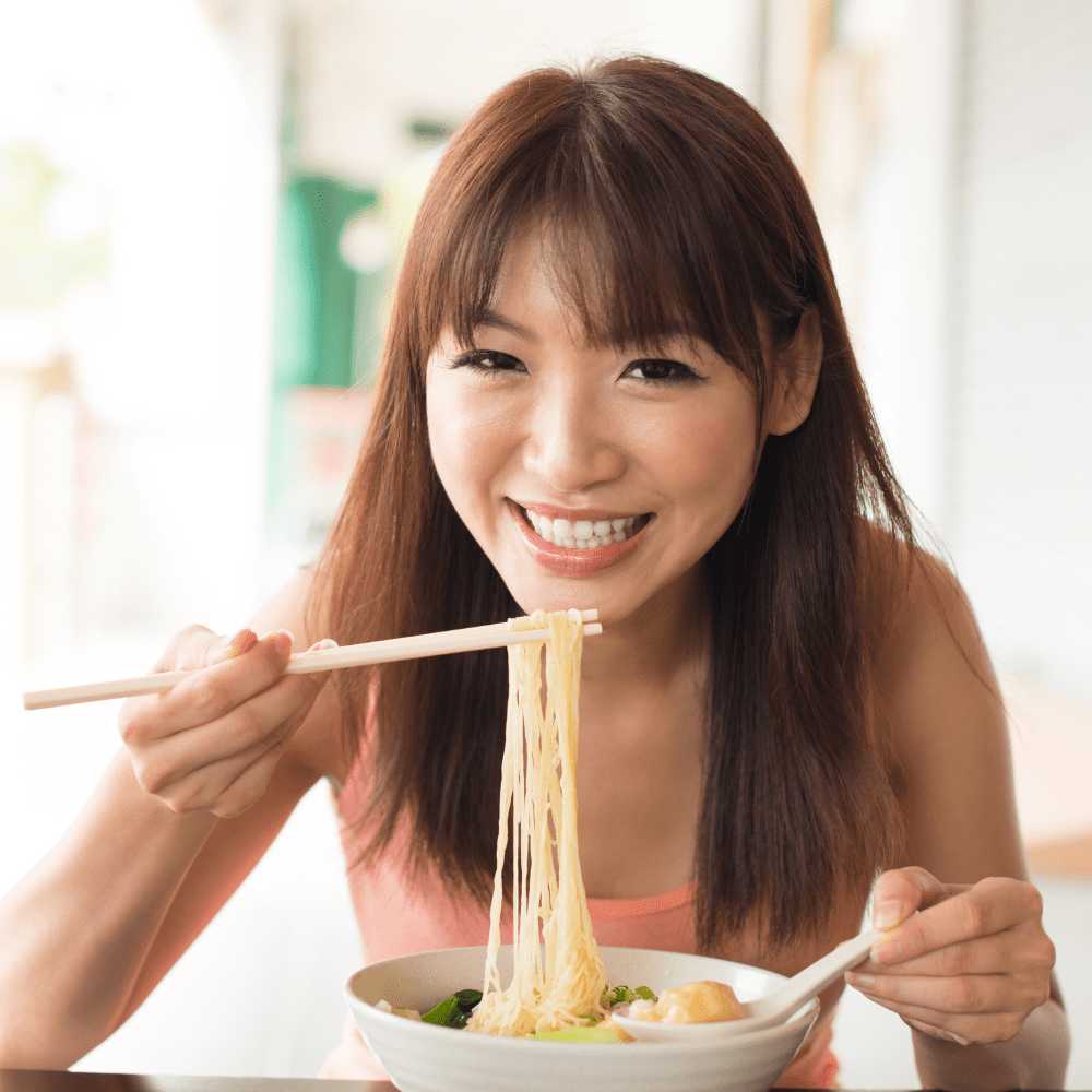 MOMOFUKU Instant Noodles 2 Flavors; 4 Each: Soy & Scallion, Spicy Soy + MerlinsMart Zine