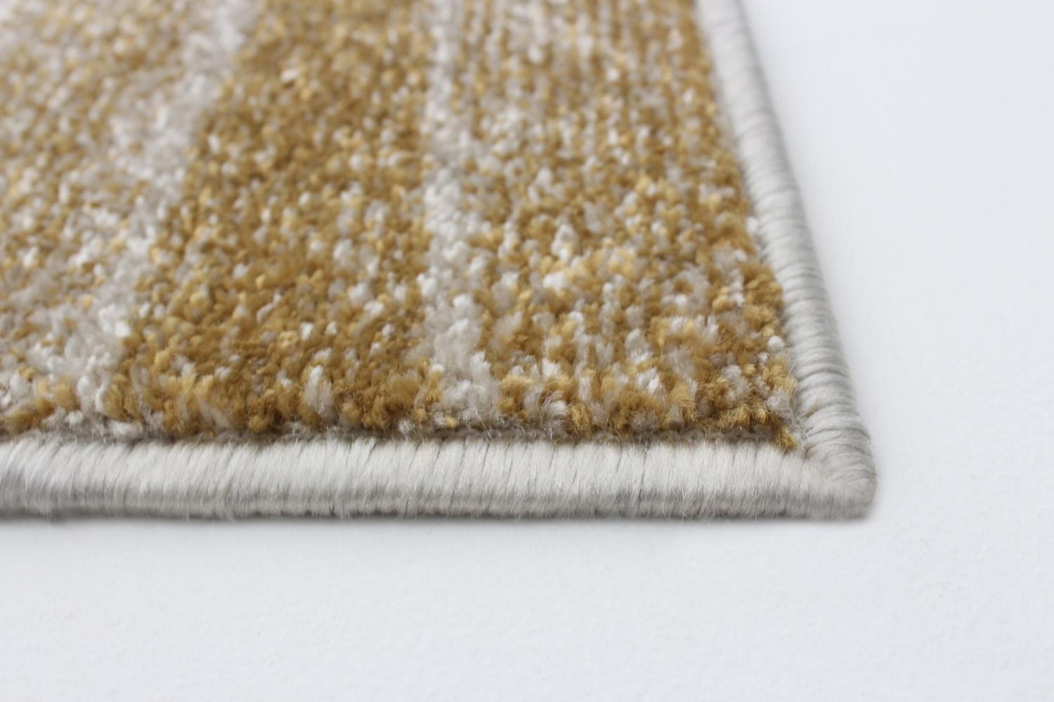 ECARPET Neela Ivory/Gold Rug