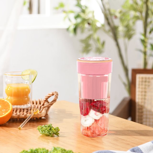 Danhjin Small Fully Automatic Juicer Manufacturer Supplied Small Juicer Home USB Charging Wireless Portable Fully Automatic Juicer Mini Juicer