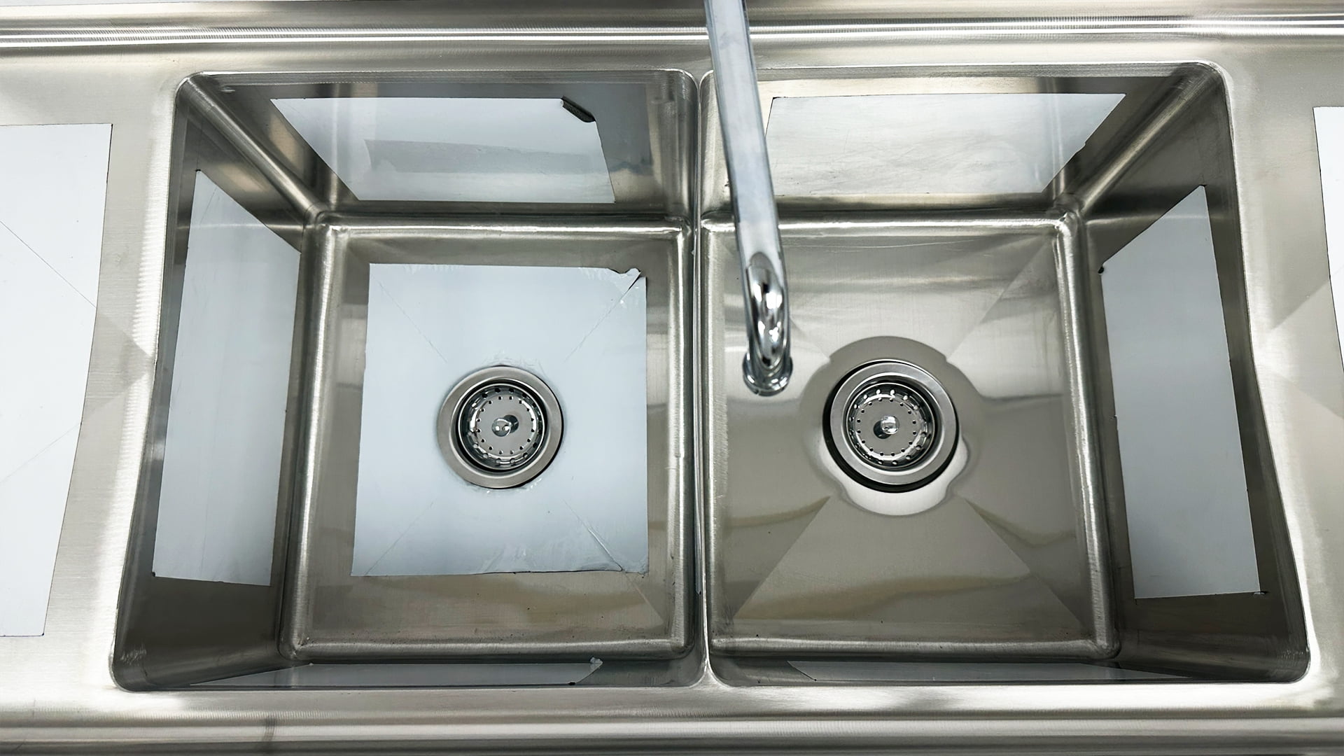 NSF 14 in. 2 Compartment Commercial Kitchen Sink, with Drainboards Free Standing Double Bowl Kitchen Prep & Utility Sink